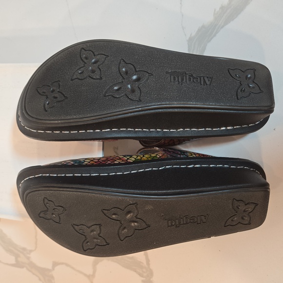 Alegria Patent Leather Animal Print Snakeskin Colorful Slip On Clogs Size 40 - Picture 8 of 9